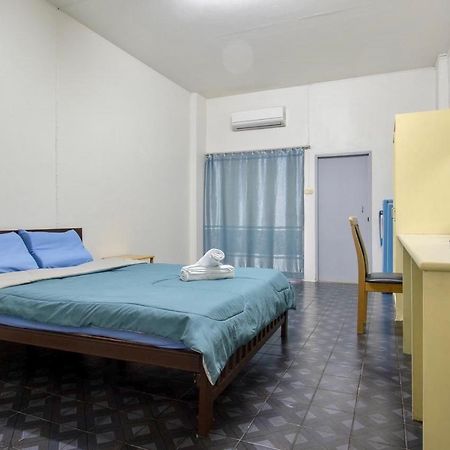 Monta Apartment Bangsaen Екстериор снимка
