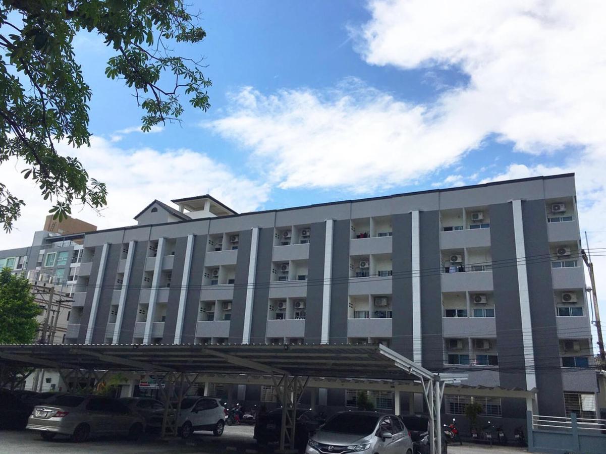 Monta Apartment Bangsaen Екстериор снимка