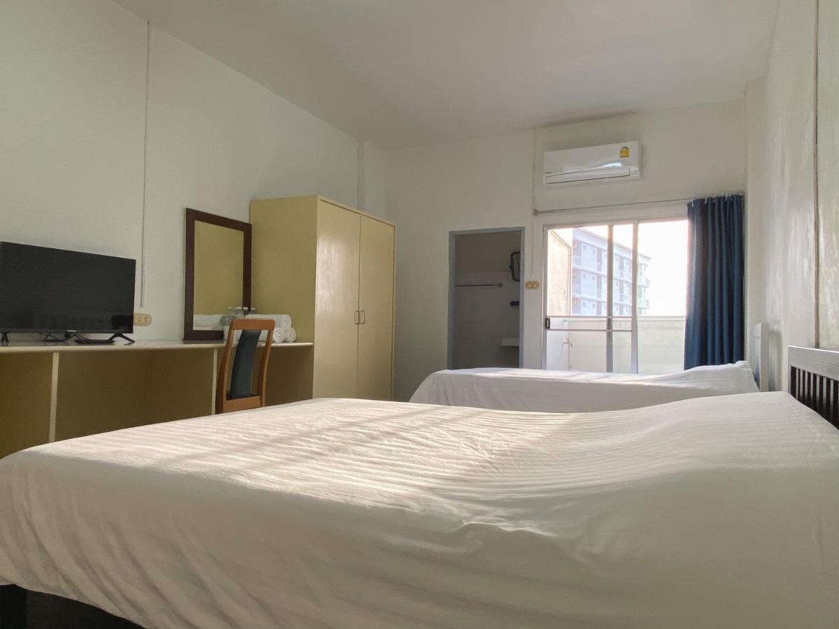 Monta Apartment Bangsaen Екстериор снимка