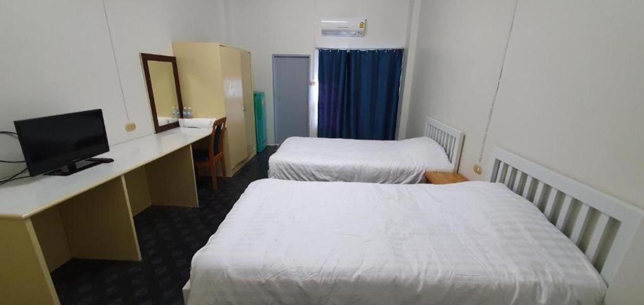 Monta Apartment Bangsaen Екстериор снимка