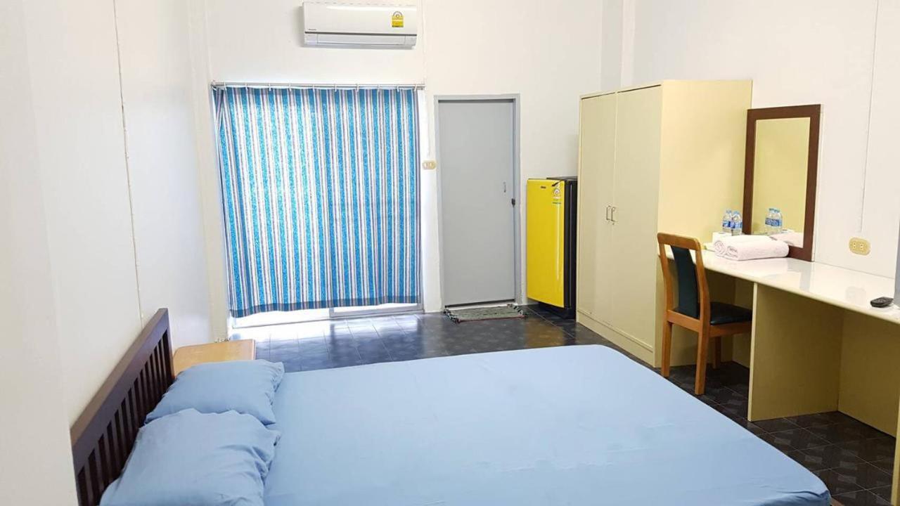 Monta Apartment Bangsaen Екстериор снимка