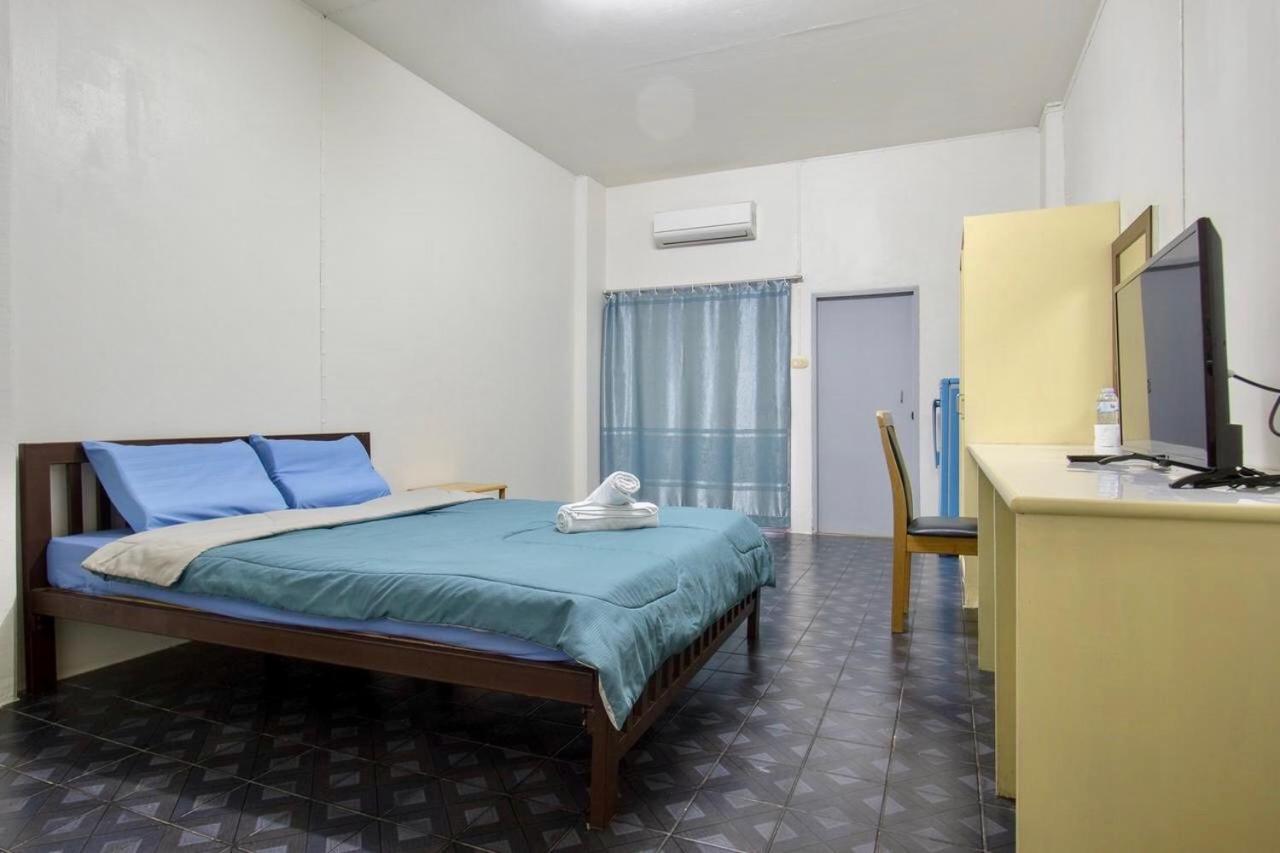 Monta Apartment Bangsaen Екстериор снимка